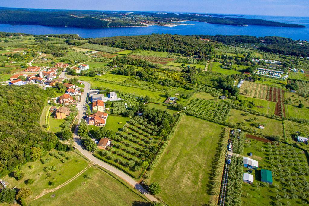 Sun Garden Premium Apartments Врсар Экстерьер фото
